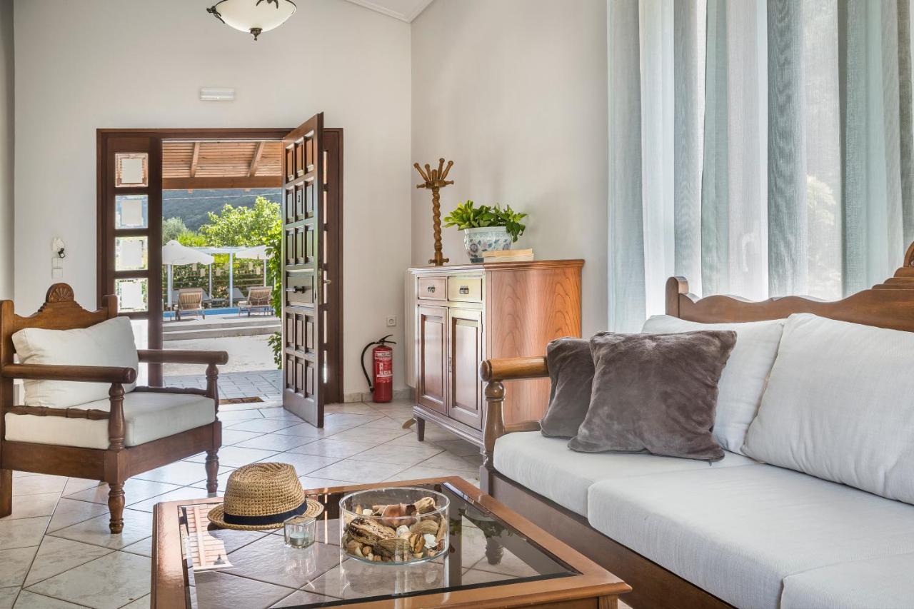 Emily Villas Sami  Luaran gambar